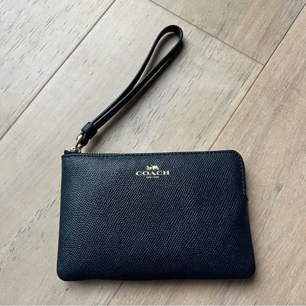 Coach Wristlet Midnight Navy Blue Corner Zip Leather Crossgrain NWT